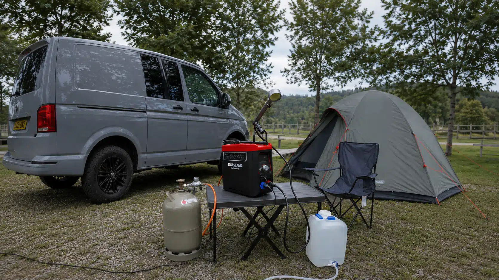 Gas Durchlauferhitzer Camping mit Gasflasche, Wassertank und Outdoor-Dusche