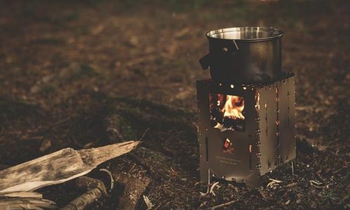 Campingkocher mit Brennspiritus, Ethanol Brennpaste, Trockenbrennstoff oder Holz als Brennstoff